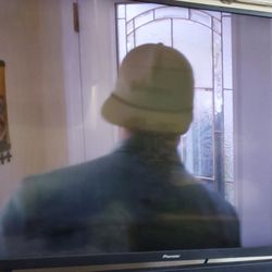 40 In Pioneer Tv  w/remote