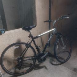 2011 Trek 7100 Hybrid Bike