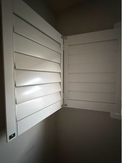 White graded windows 2