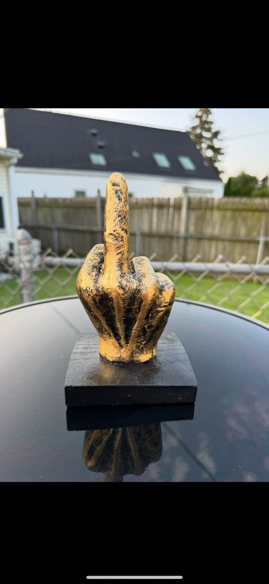 The middle finger statue