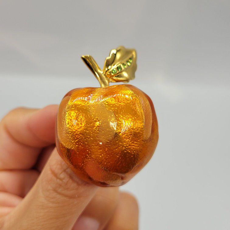 VTG Apple Pin BROOCH Enamel Gold Tone Teachers Gift