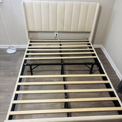 Eriksay Low Profile Upholstered Platform Bed with Wingback Headboard, Cream Velvet , Full Size Bed Like NEW