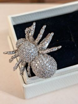 Sparkly Crystal Size 7 Spider Ring