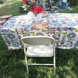 Folding Table - Suitable for lightweight Items such as snacks etc. for holidays & parties & camping 