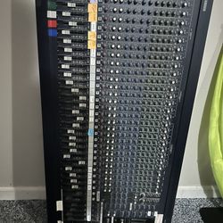 Yamaha 32 Channel Analog Soundboard 