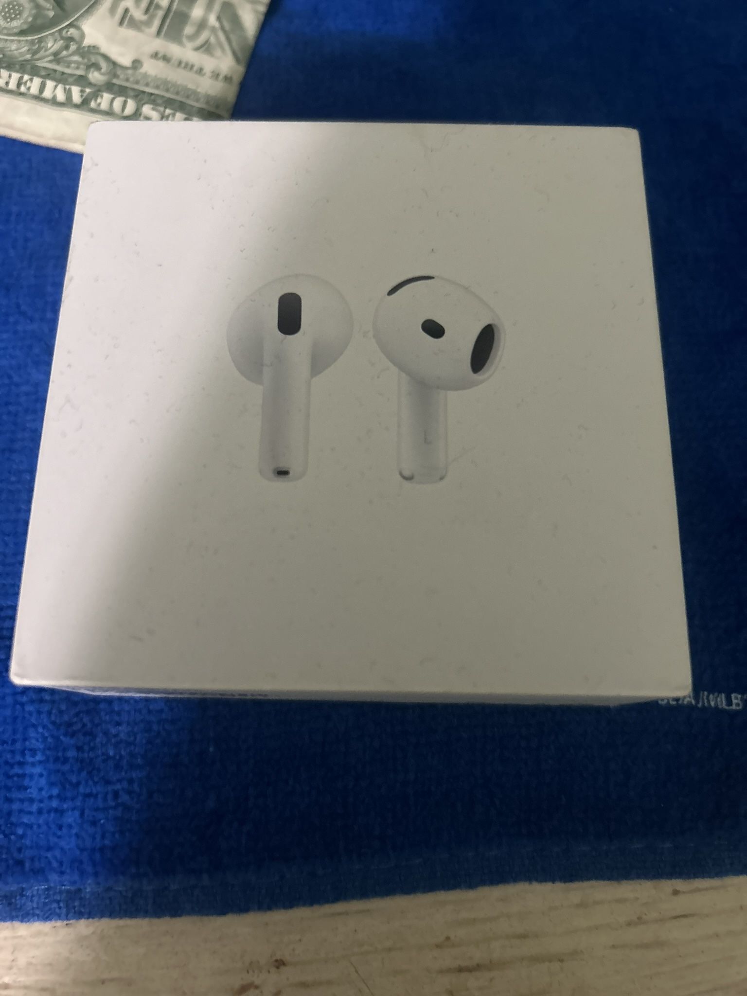 AirPods 4
