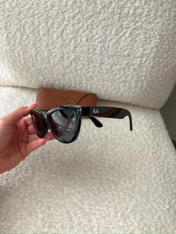 Ray-Ban Wayfarer Sunglasses Black 2 gen
