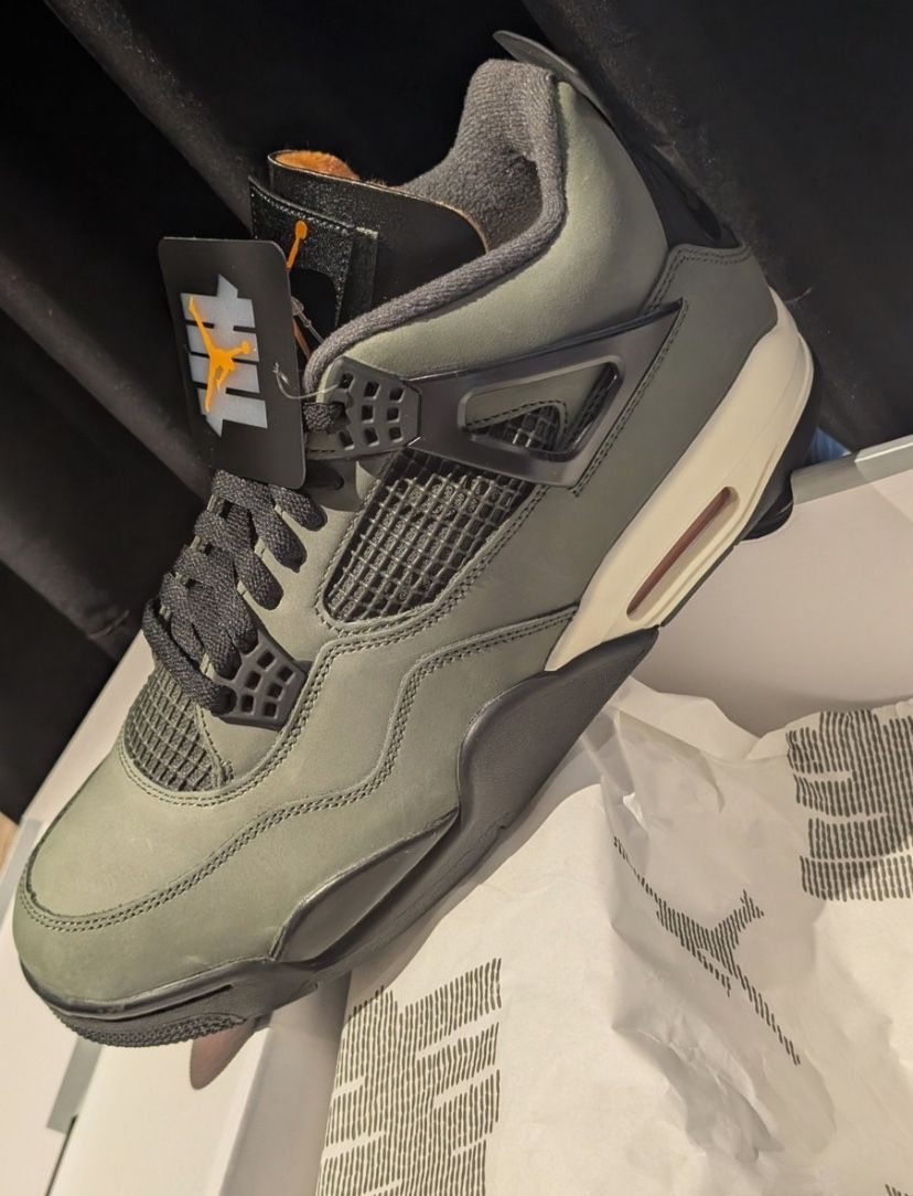 Air Jordan 4 Retro OG Deep Green Exclusive Merchandise Drop