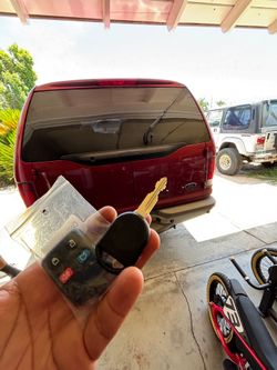 Car Keys N Remotes/ Llaves Con Control