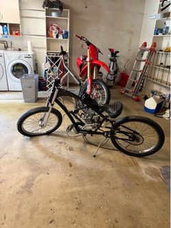 Beach cruiser Harley bike with 100 cc motor bike kit