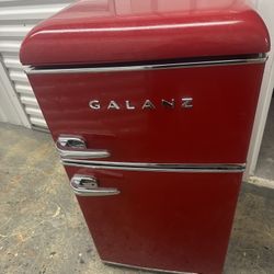 Retro-style mini refrigerator (Galanz)