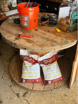 Wooden spool good condition