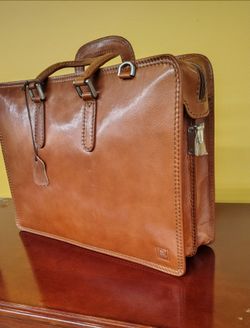 brand new Bettoni leather bag  executive briefcase beautiful $300+ Make a great gift for yourself or someone else impeccable condition brand new