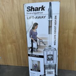 Shark Navigator Lift Away Vancuum 130