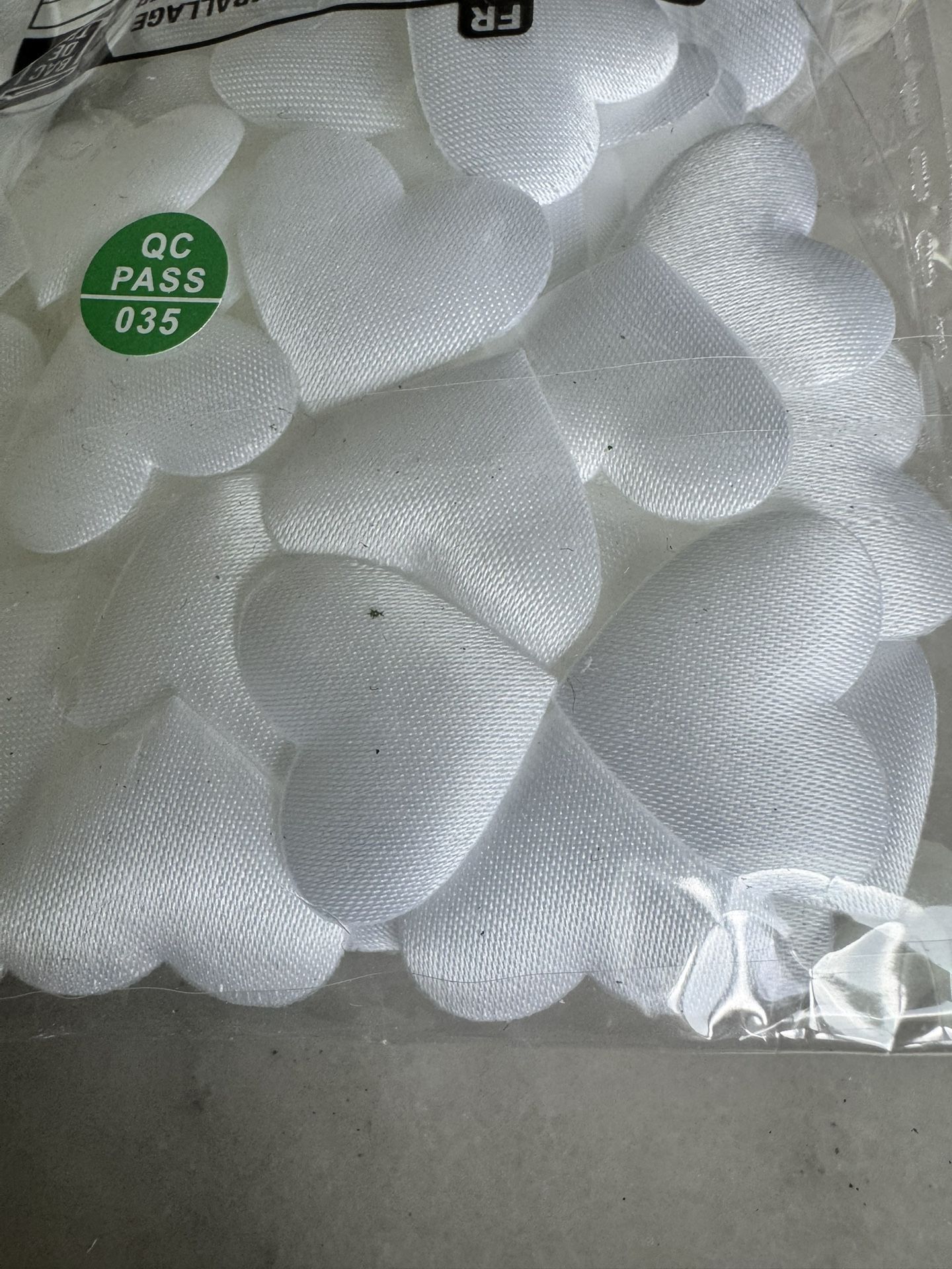 White hearts Petal For Wedding