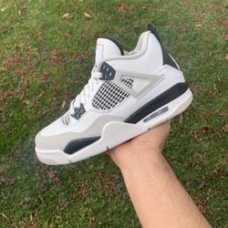 Air Jordan 4 Military Black size 6y