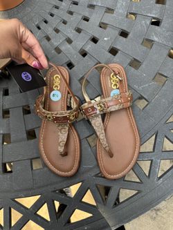 GBG Sandals 