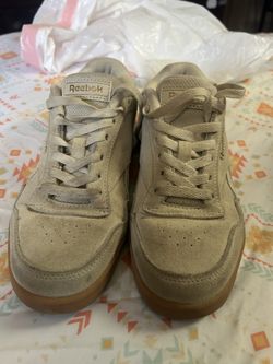 Size 7. Rebok