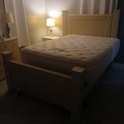 Bedroom Set.  Full/queen.  