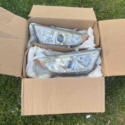 2011 - 2013  Original Toyota Highlander  Headlights