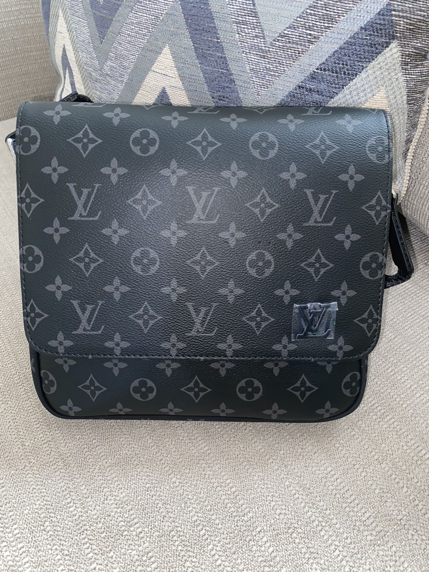 Louis Vuitton District PM