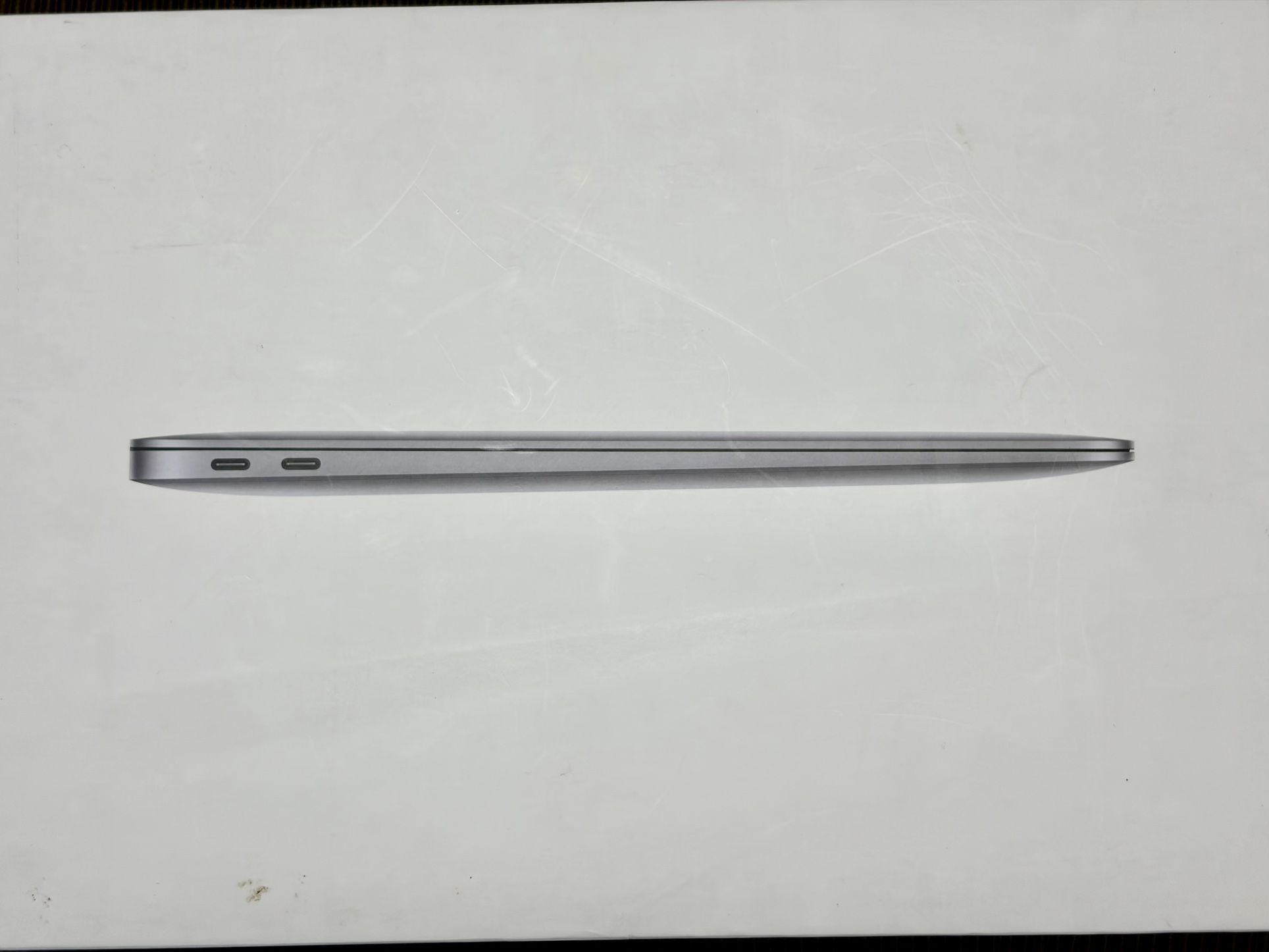 MacBook Air M1 8gb Ram 256gb SSD In Great Shape.