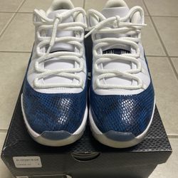 Air Jordan 11 Low Navy Snake Skin