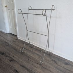 Elegant Towel Rack, Stylish Slipper Rack, Fancy Silver Bathroom Rack