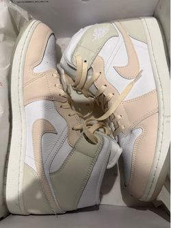 Jordan 1 mid SE