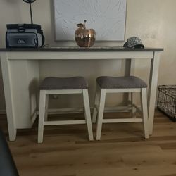 Dining Room Table 