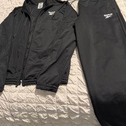 Men's Zip front training jacket with pants medium