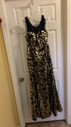 GORGEOUS BLACK SILVER SEQUINS CITY TRIANGLES SIZE 11 BUT FITS SIZE 10 and 12 PERFECTLY. MAKES YOUR BODY SLIMER