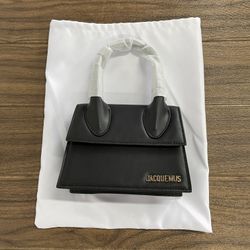Jacquemus Le Chiquito Medium Bag