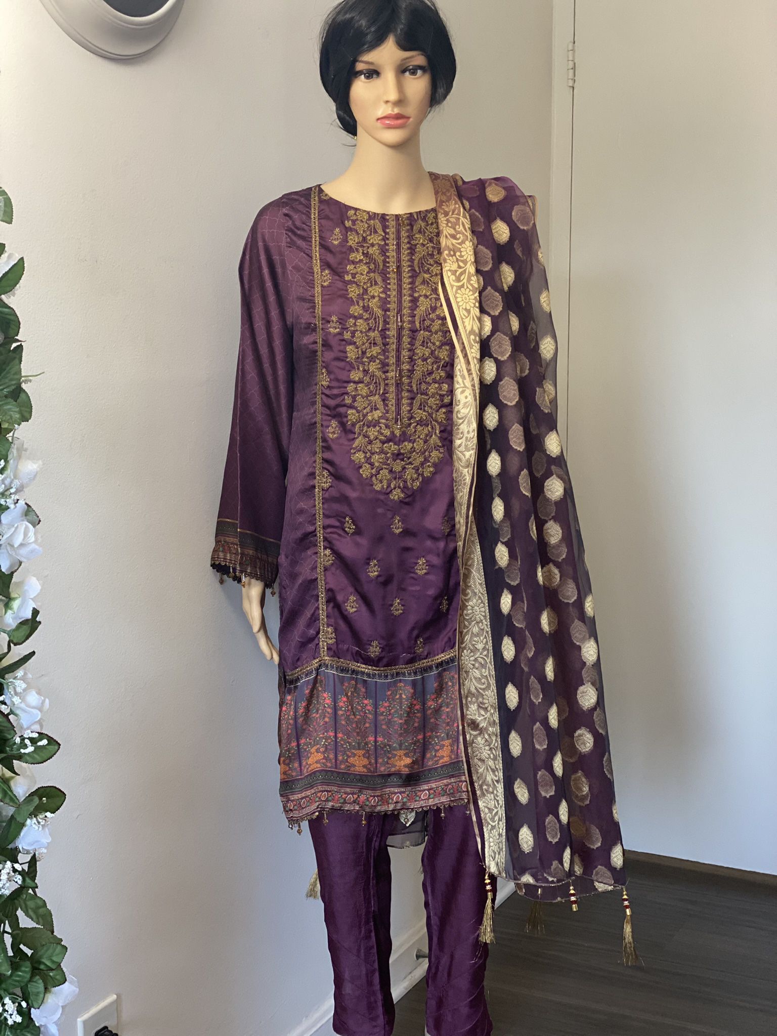 Bin Saeed Embroidered Kurti 3 Pices Silk Wear Banarsi Organza Dupatta Party Wear