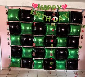 Minecraft party decorations
