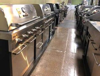 Brand New BBQ Grills and Smokers ER