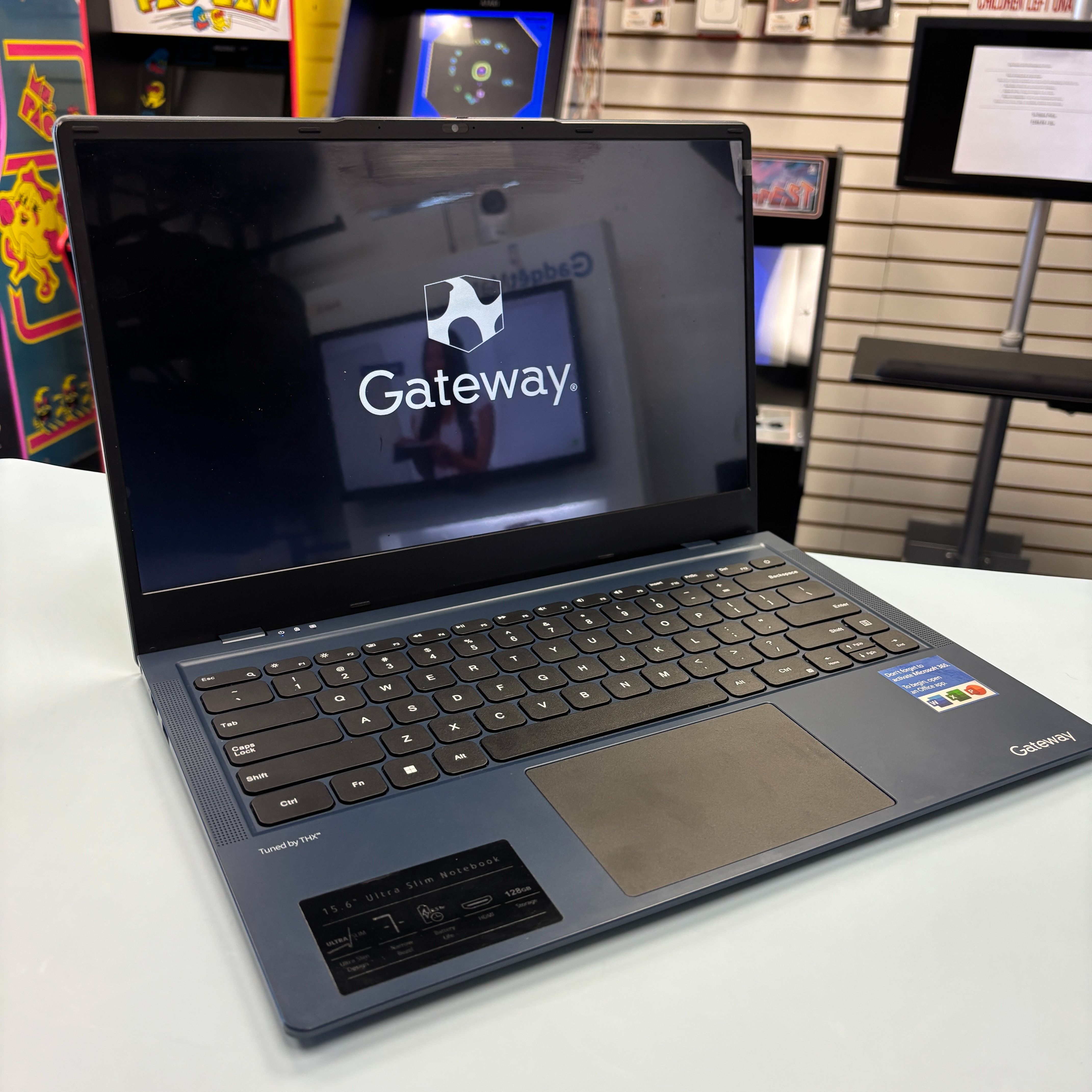Ultra Slim Notebook 15.6"  by Gateway 