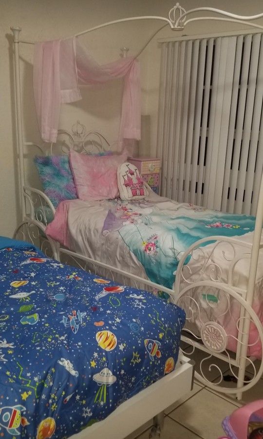 Twin Bed princess Emily Carriage With Boxpring 