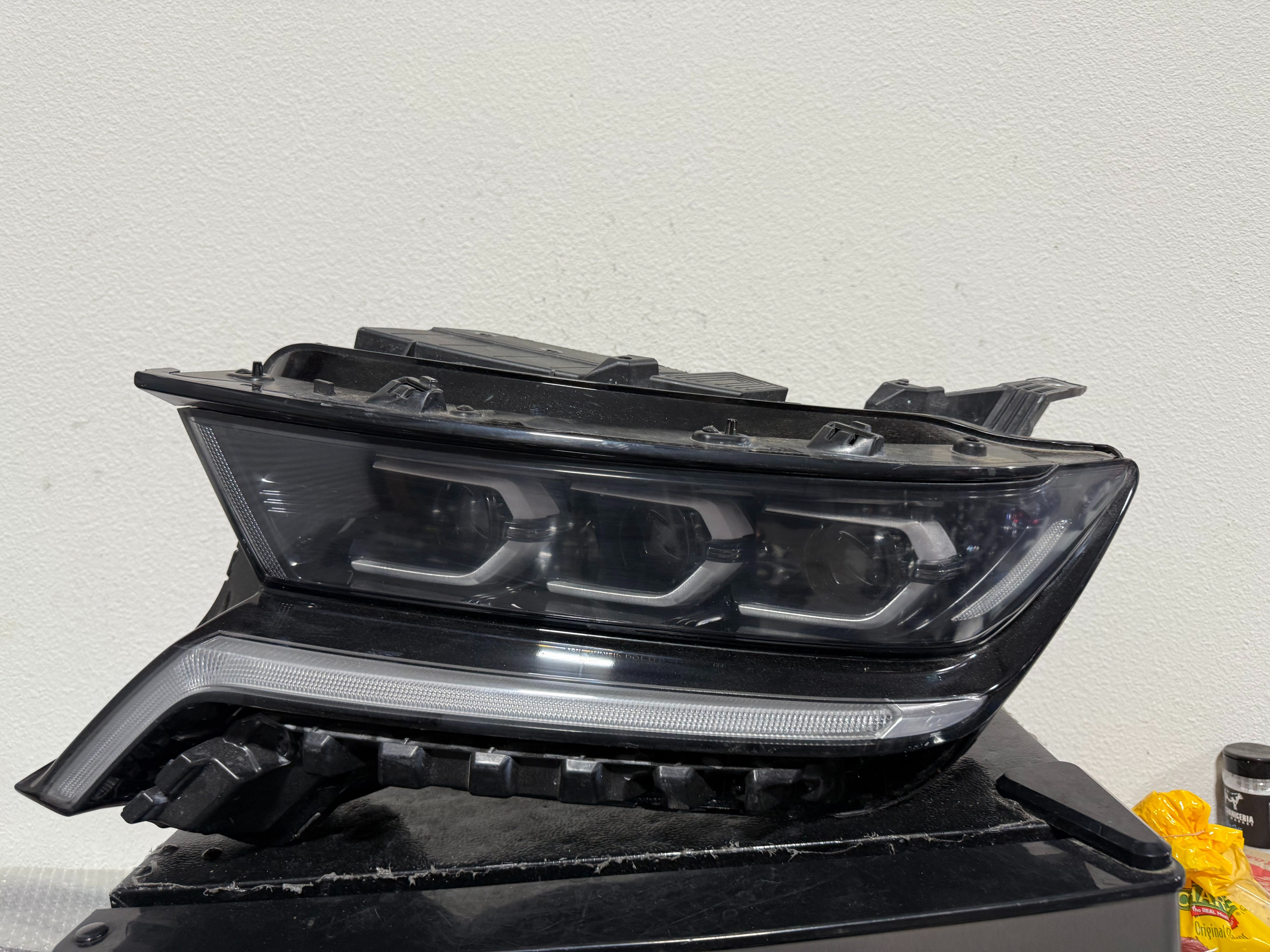KIA SORENTO LEFT HEADLIGHT 2022