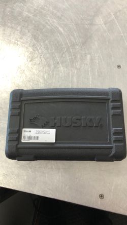 1003 Husky 3/8” Ratchet Set W/18 Sockets In Carry Case