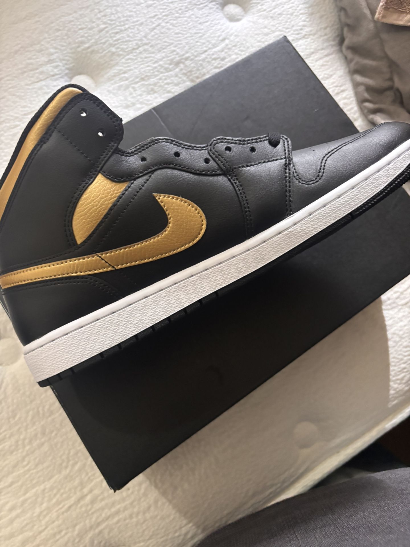 Jordan 1s Mid