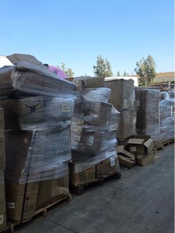 Costco returns pallets