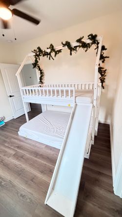 Bunk bed / literas