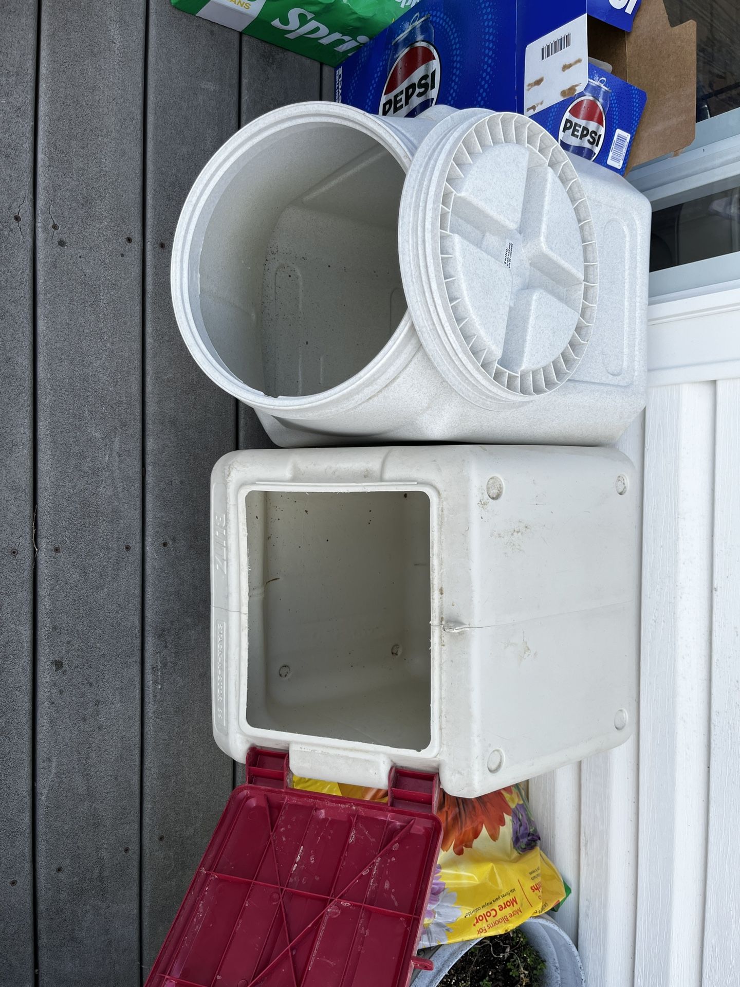 DOG FOOD container. Large Capacity