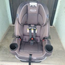 Graco Extend-a-Fit Convertable Car Seat Expiration 2027