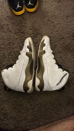 Jordan 9 Statues