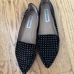 Steve Madden Black Studded Flats. Size 6.5
