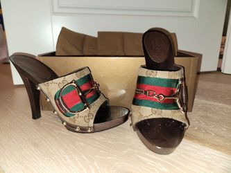 Gucci heels size 5