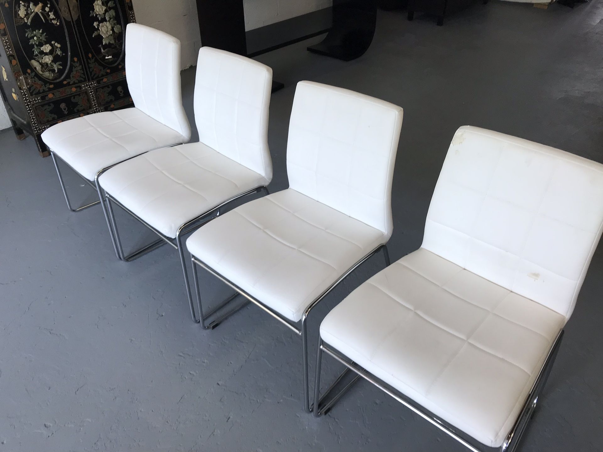 Set of 4 chairs