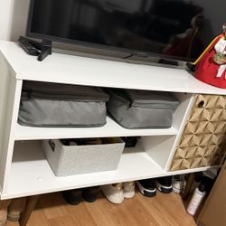 Tv stand white perfect condition